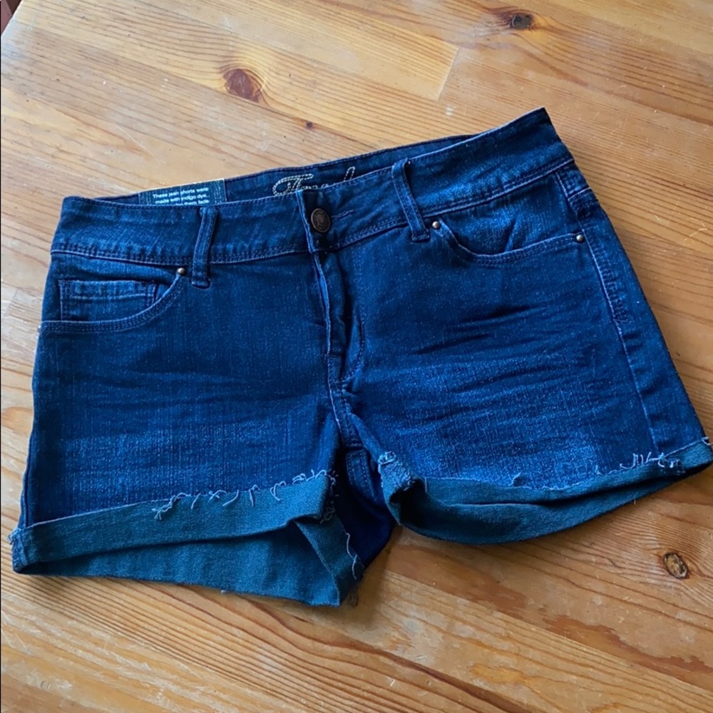 Taylor Jean short